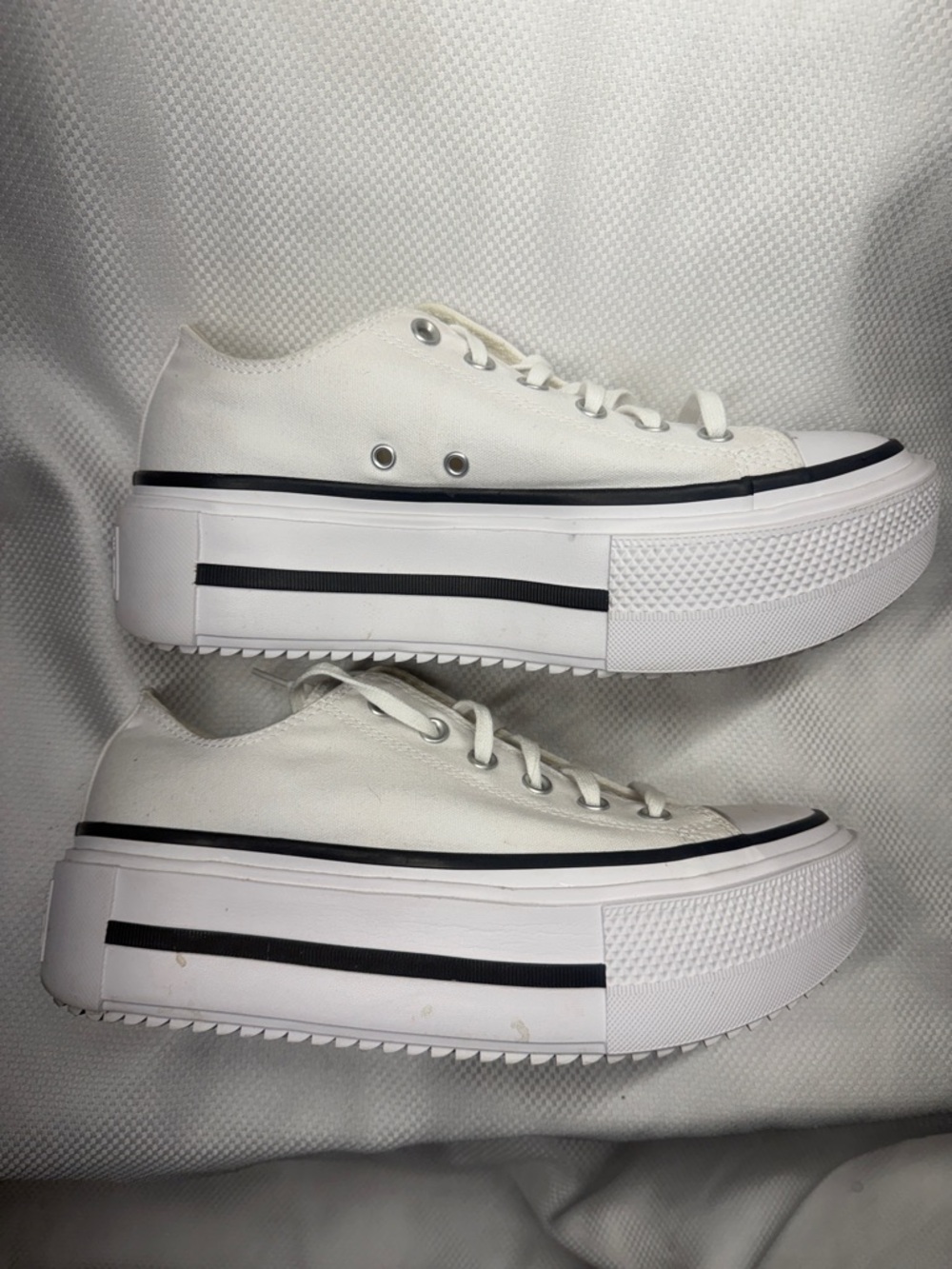Converse White Low Top Platform Canvas Sneakers - Size 8
